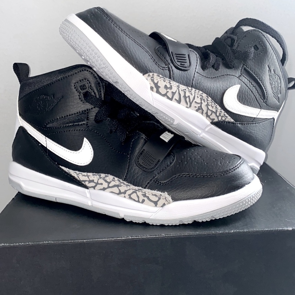 Jordan Legacy 312 (PS) Little Boy Size 3Y